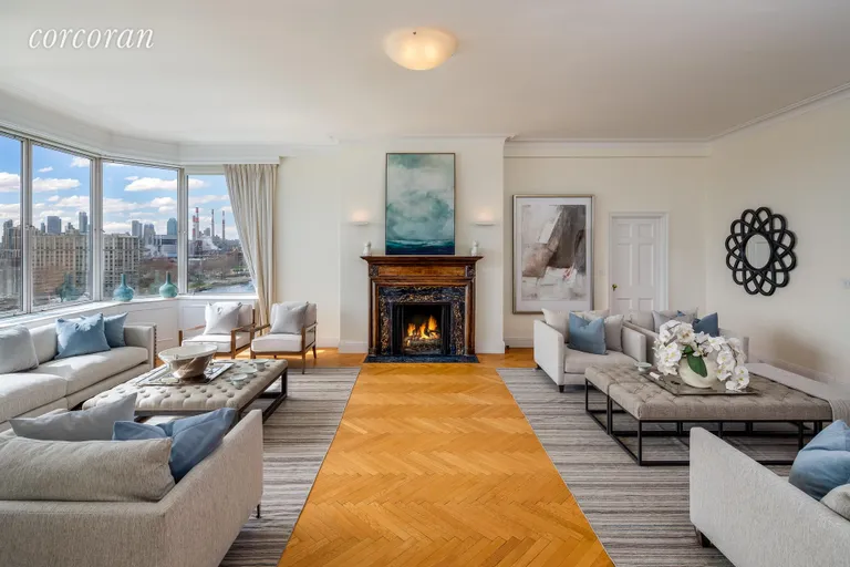 New York City Real Estate | View 10 Gracie Square, 7A | room 2 | View 3