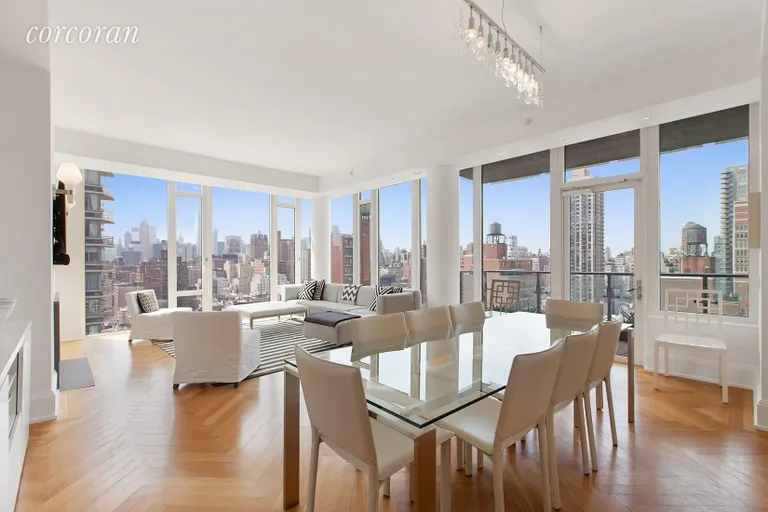 New York City Real Estate | View 305 East 85th Street, 18A | room 1 | View 2