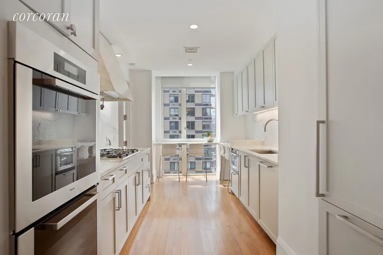 New York City Real Estate | View 305 East 85th Street, 18A | room 2 | View 3