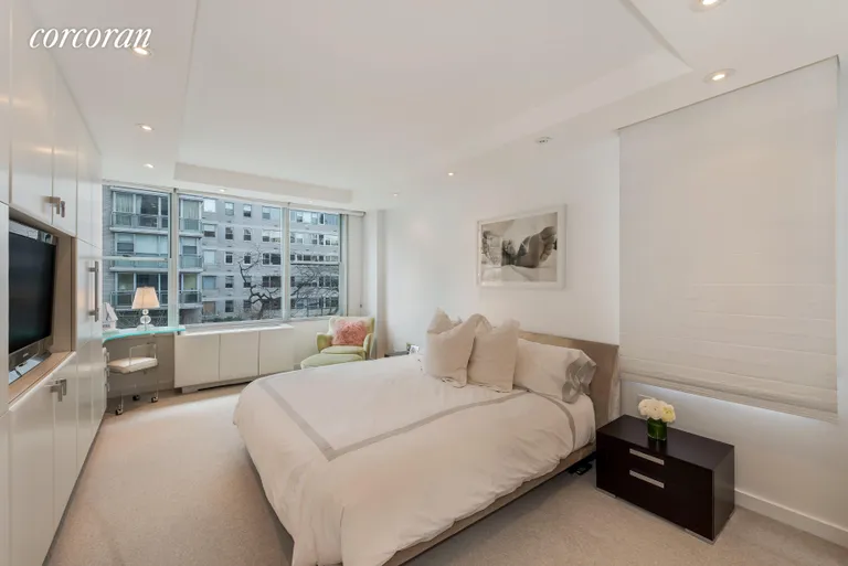New York City Real Estate | View 169 East 69th Street, 4D | room 2 | View 3