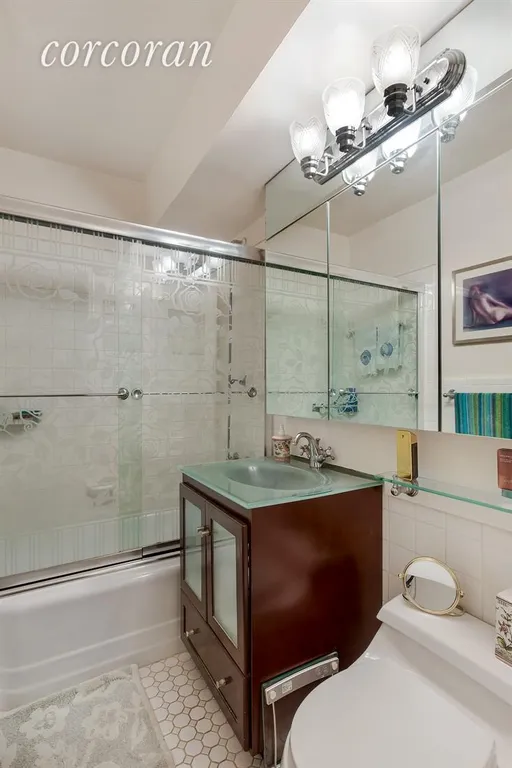 New York City Real Estate | View 1199 Park Avenue, 10B | Bathroom | View 5