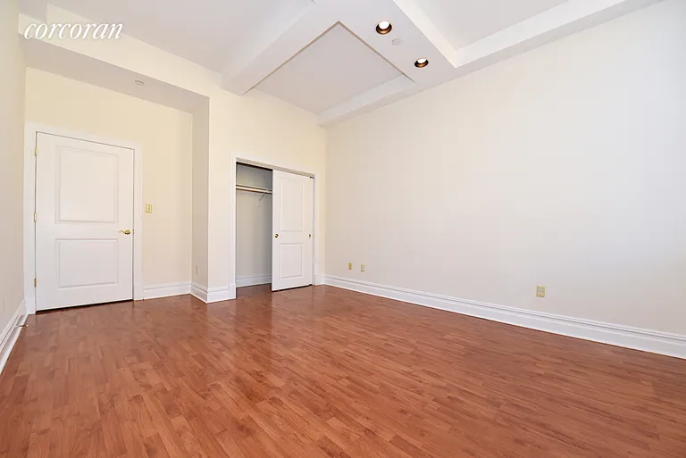 New York City Real Estate | View 45-02 Ditmars Boulevard, 427 | room 5 | View 6