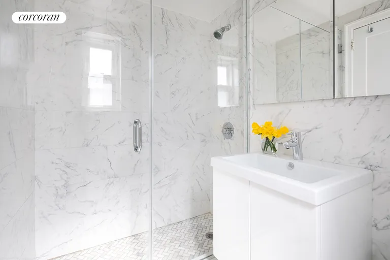 New York City Real Estate | View 345 East 56th Street, 16F | En Suite Master Bathroom | View 4