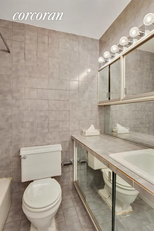 New York City Real Estate | View 40 Sutton Place, 2G | Bathroom | View 4