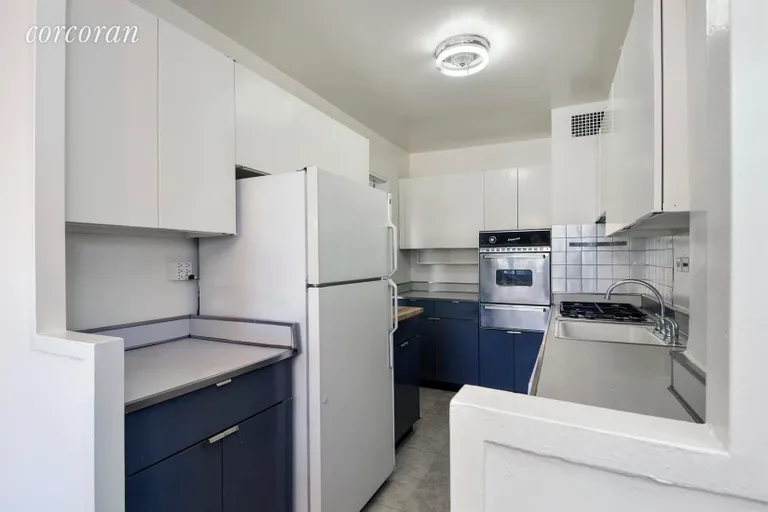 New York City Real Estate | View 142 West End Avenue, 4M | Kitchen | View 3