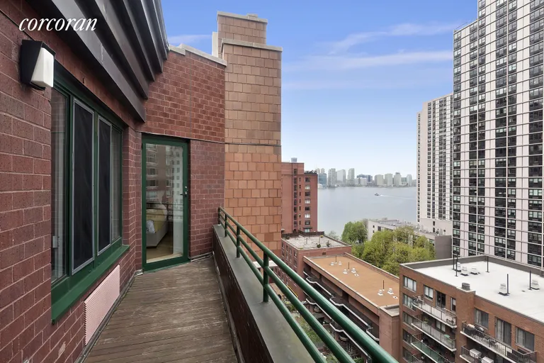 New York City Real Estate | View 333 Rector Place, PH3E | room 6 | View 7