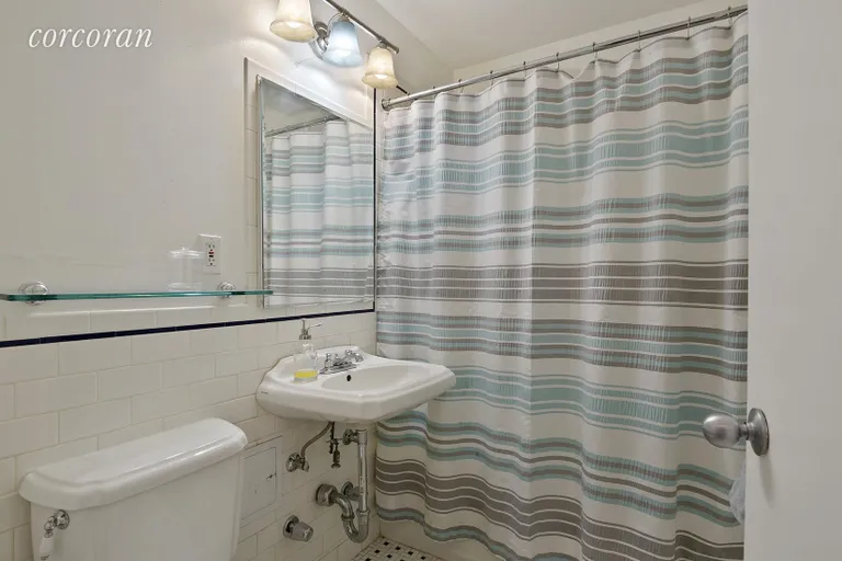 New York City Real Estate | View 345 East 93rd Street, 19E | Bathroom | View 3