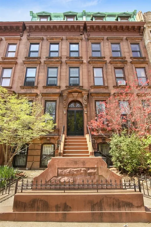 New York City Real Estate | View 294 Washington Avenue, 3 | Mansion row | View 14