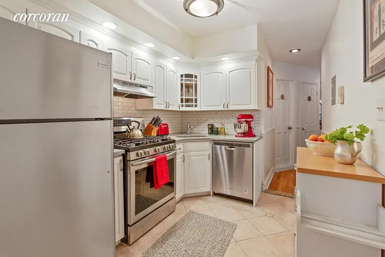 New York City Real Estate | View 656 Carroll Street, 1L | Kitchen | View 2