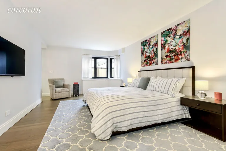 New York City Real Estate | View 176 East 77th Street, 6AL | Extremely Spacious Master Bedroom | View 2