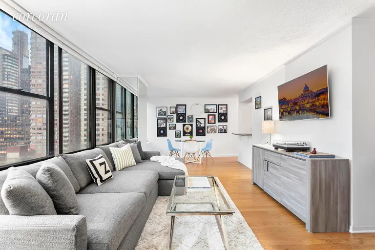 New York City Real Estate | View 732 West End Avenue, 1 | 5 | View 5