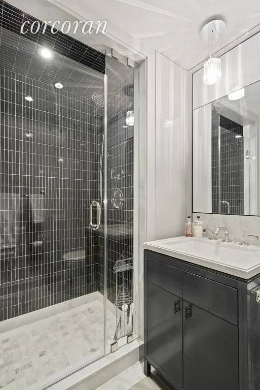New York City Real Estate | View 21 East 61st Street, 4C | Bathroom | View 7