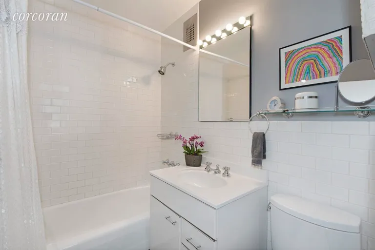 New York City Real Estate | View 80 Central Park West, 4D | Master Bathroom | View 7
