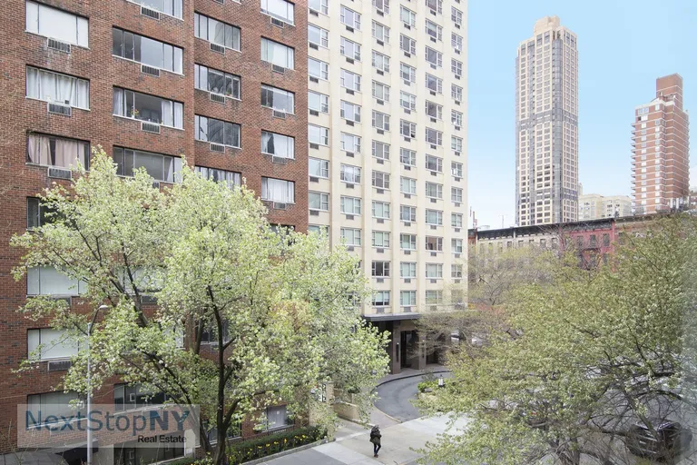 New York City Real Estate | View East 85th Street | 1 Bed, 1 Bath | View 1