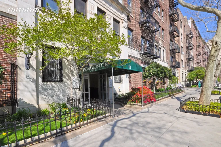 New York City Real Estate | View 61 Eastern Parkway, 4E | room 4 | View 5