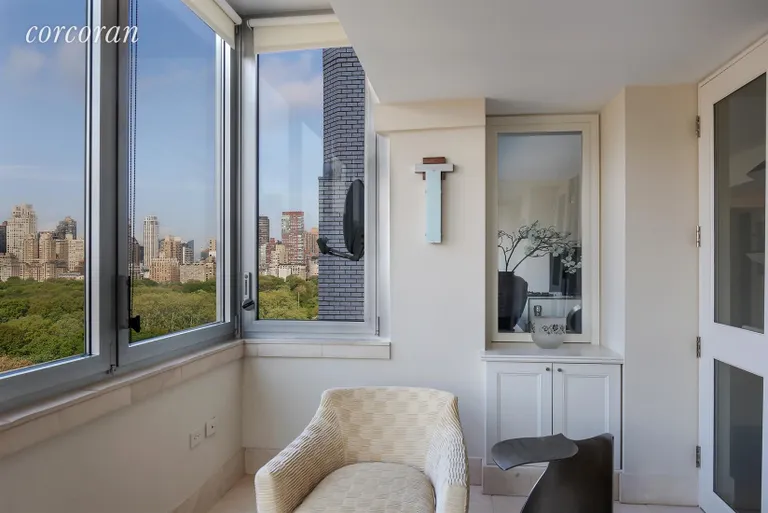 New York City Real Estate | View 910 Fifth Avenue, 15B | Solarium | View 6