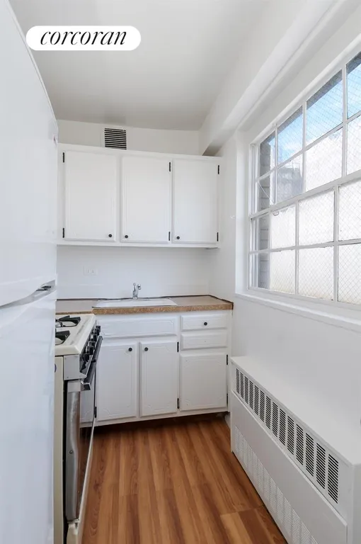 New York City Real Estate | View 142 East 16th Street, 19C | Kitchen | View 8