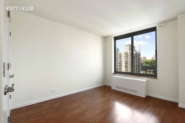 New York City Real Estate | View 300 East 85th Street, 2404 | room 3 | View 4