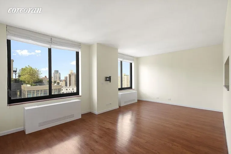 New York City Real Estate | View 300 East 85th Street, 2404 | room 1 | View 2