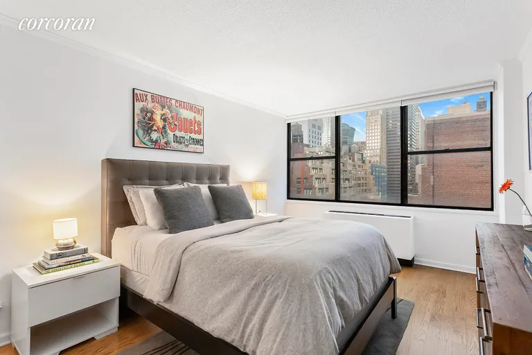 New York City Real Estate | View 301 East 45th Street, 20E | room 2 | View 3