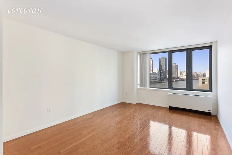 New York City Real Estate | View 455 Main Street, 12G | room 2 | View 3
