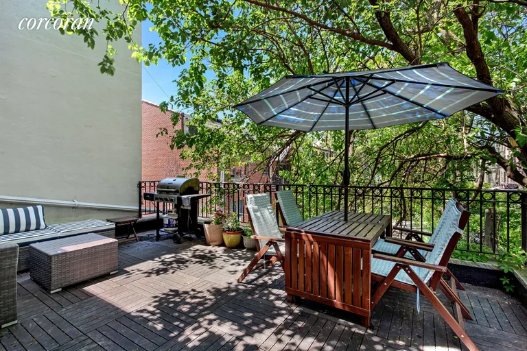 New York City Real Estate | View 138 Hoyt Street, 3 | 2.5 Beds, 2 Baths | View 1