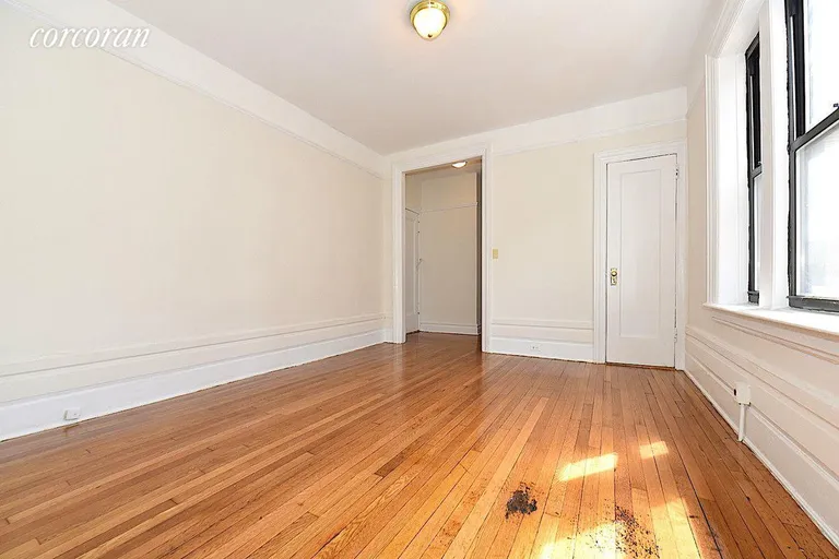 New York City Real Estate | View 30-86 32nd Street, 5 | room 3 | View 4