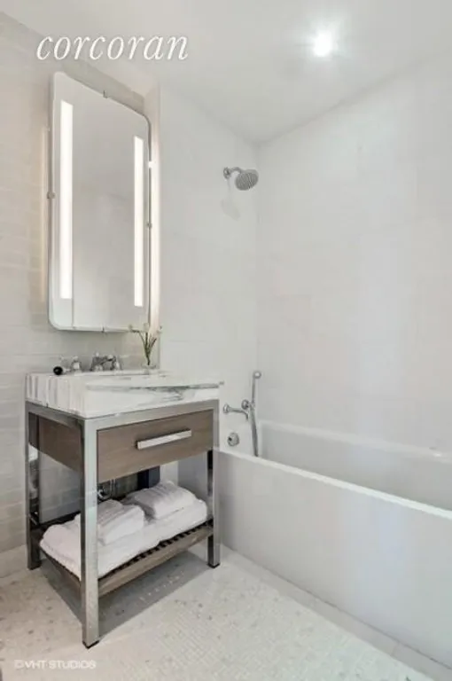 New York City Real Estate | View 389 East 89th Street, 5E | Master Bath | View 5