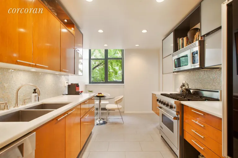 New York City Real Estate | View 2 East End Avenue, 1B | Kitchen | View 4