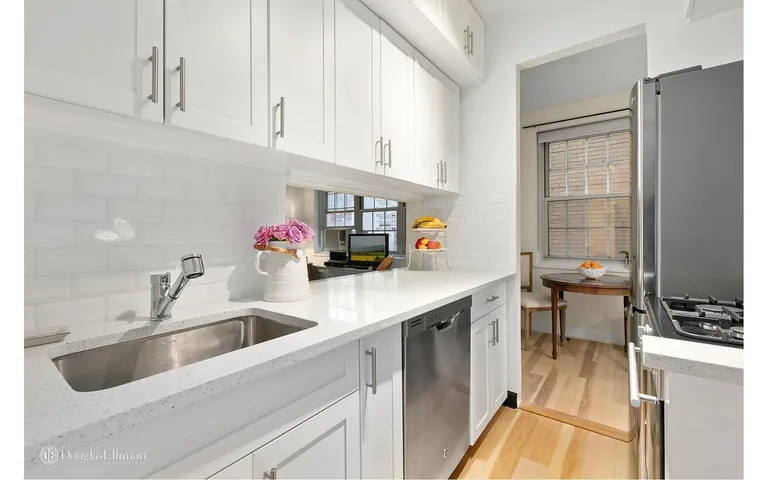 New York City Real Estate | View 240 East 79th Street, 11D | room 6 | View 7