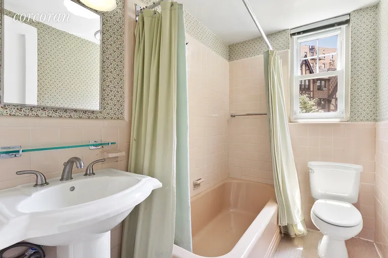New York City Real Estate | View 120 Cabrini Boulevard, 46 | Bathroom | View 9