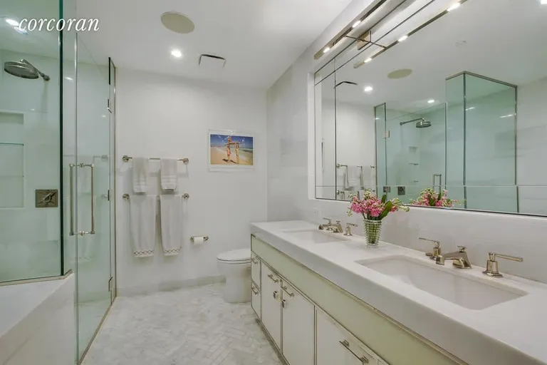 New York City Real Estate | View 200 East 79th Street, 6A | Master Bathroom | View 5