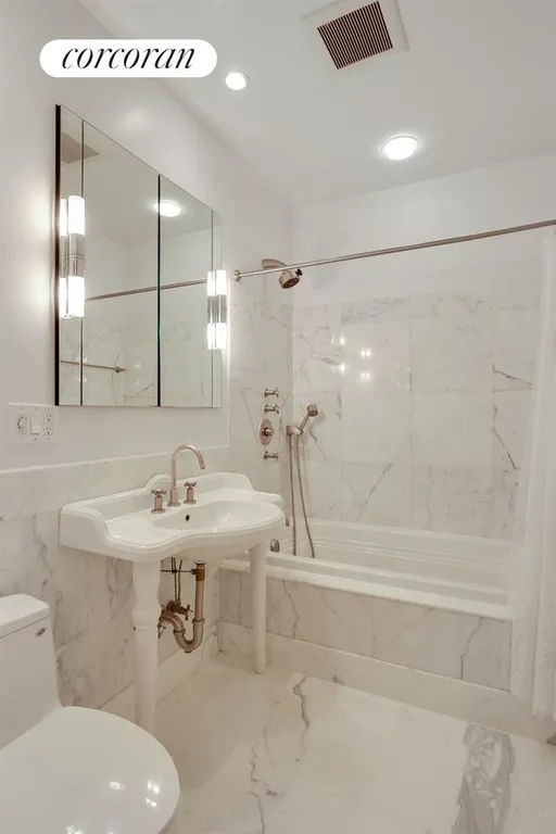 New York City Real Estate | View 4 South Portland Avenue, 5 | Bathroom | View 17