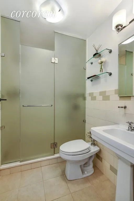 New York City Real Estate | View 200 East 16th Street, 8DE | Bathroom | View 5