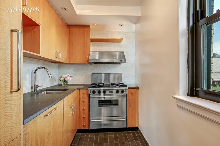 New York City Real Estate | View 200 East 16th Street, 8DE | Kitchen | View 2