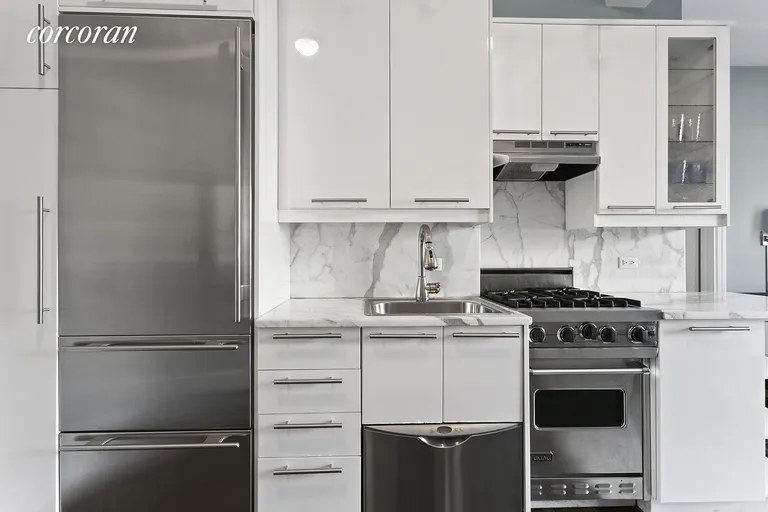 New York City Real Estate | View 20 West 72Nd Street, 906A | SubZero, viking & Fisher Paykel Appliances | View 4