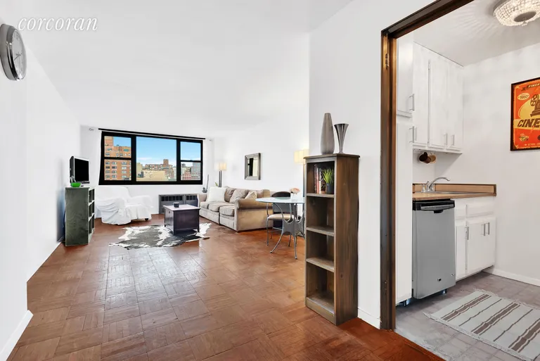 New York City Real Estate | View 61 Jane Street, 11G | room 3 | View 4