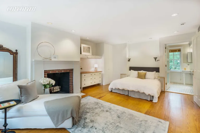 New York City Real Estate | View 36 Verandah Place | Master bedroom suite | View 9
