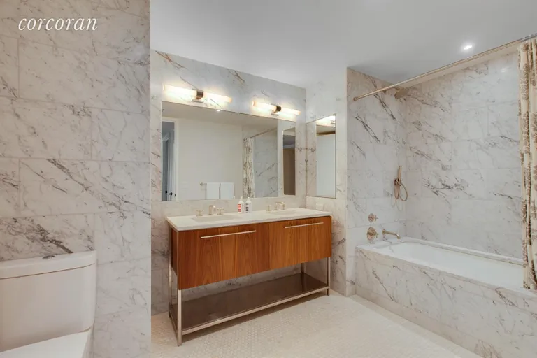 New York City Real Estate | View 90 Furman Street, N1001 | Second Bathroom | View 34
