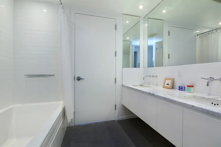 New York City Real Estate | View 580 Carroll Street, 4C | Bathroom | View 5