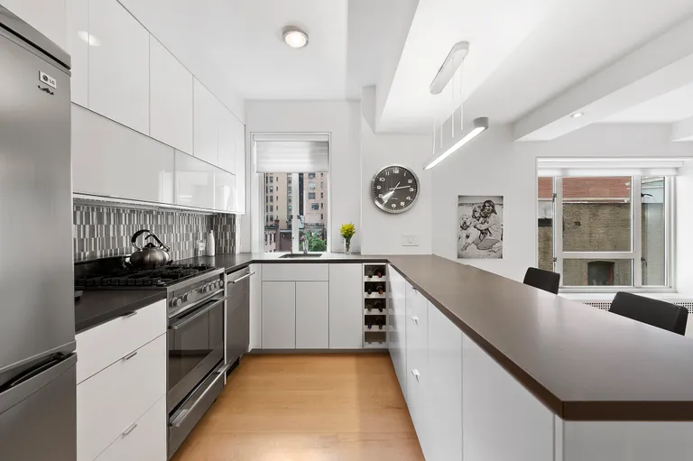 New York City Real Estate | View 20 East 35th Street, 7G | Excel at  Entertaining in the Open Kitchen  | View 4