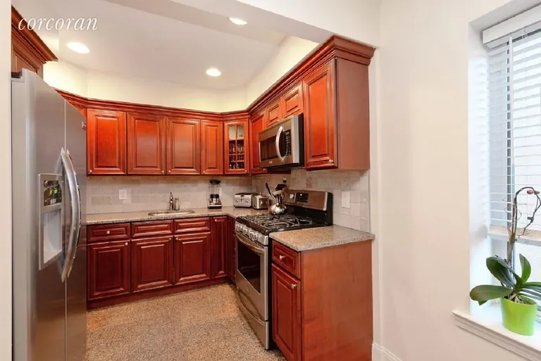New York City Real Estate | View 30-94 Crescent Street, 6D | room 2 | View 3