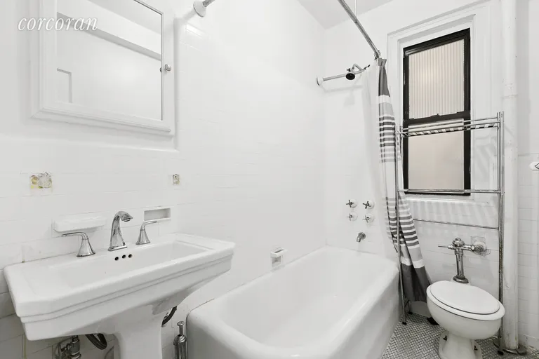 New York City Real Estate | View 467 Central Park West, 7G | Windowed Bathroom | View 7