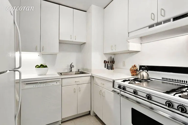 New York City Real Estate | View 55 East 87th Street, 14A | room 4 | View 5