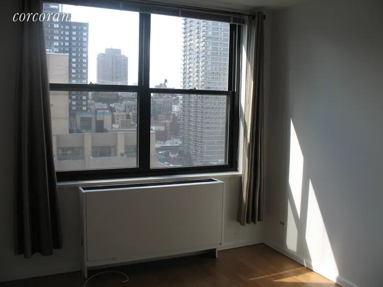 New York City Real Estate | View 301 East 87th Street, 22C | room 3 | View 4