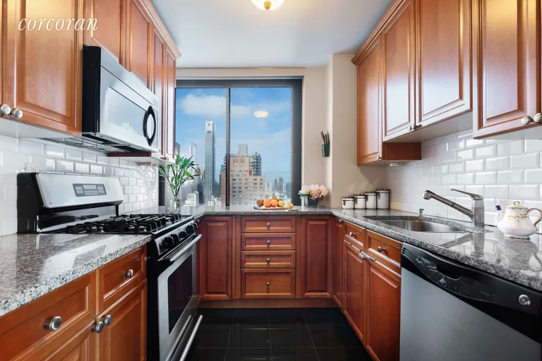 New York City Real Estate | View 300 East 62Nd Street, 2902 | room 5 | View 6