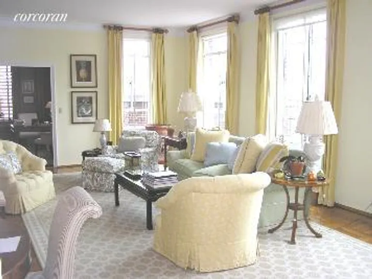 New York City Real Estate | View 21 East 61st Street, PH1704 | 2 Beds, 3 Baths | View 1