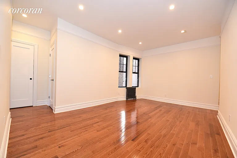 New York City Real Estate | View 25-41 30th Road, 4H | 2 Beds, 1 Bath | View 1