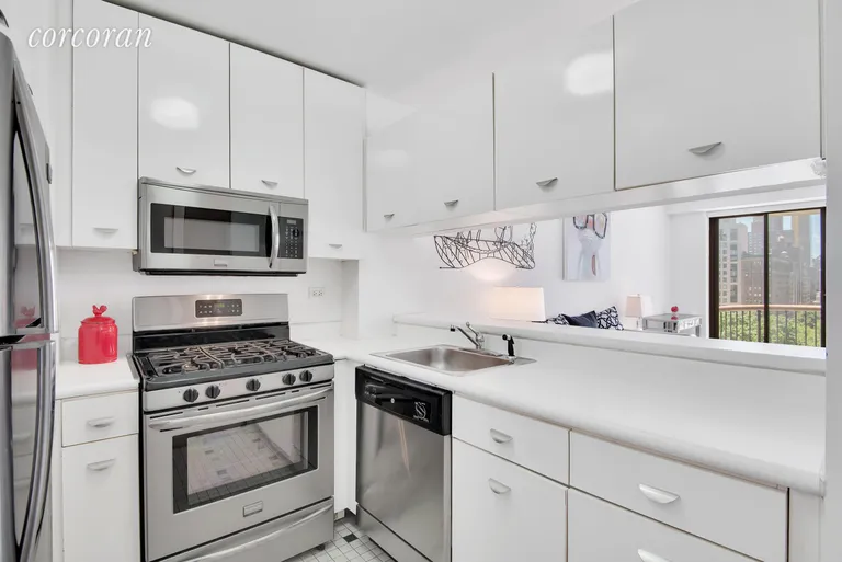 New York City Real Estate | View 45 East 25th Street, 12A | GREAT PASS-THROUGH KITCHEN! | View 3