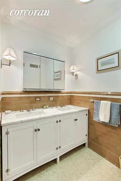 New York City Real Estate | View 27 West 72nd Street, 915 | Bathroom | View 5